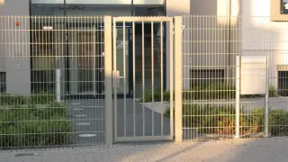 Drehflügeltore aus Stahl und Aluminium Drehflügeltore aus Stahl und Aluminium