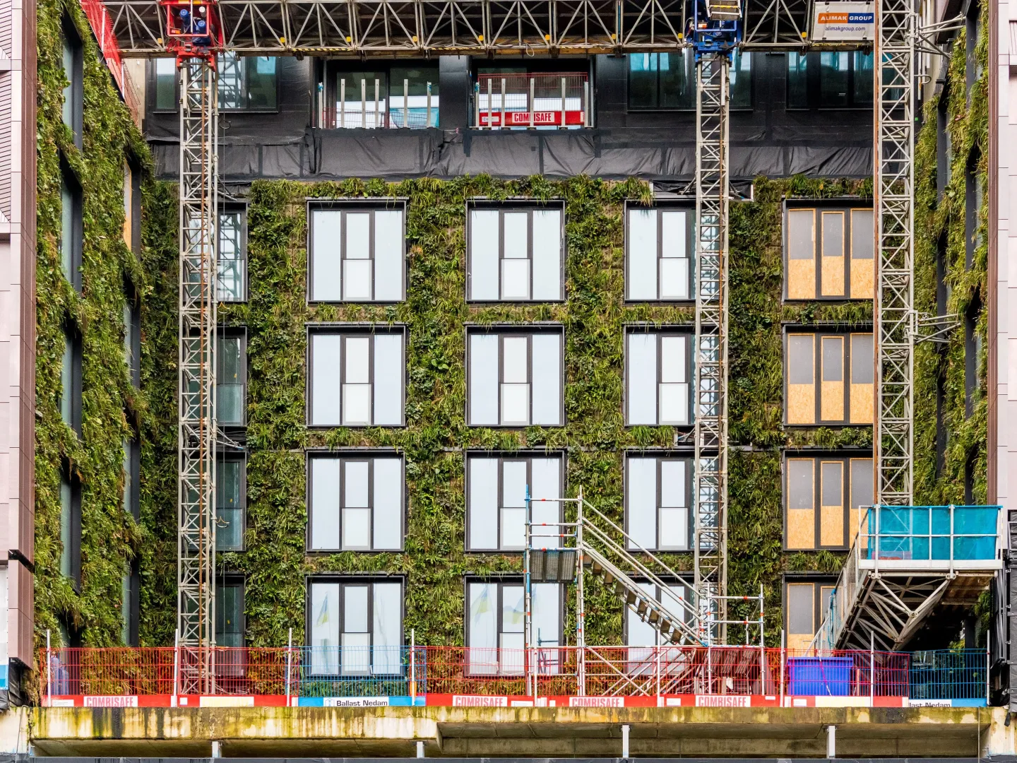 Fassadenbegrünung mit System von Sempergreen Fassadenbegrünung mit System von Sempergreen
