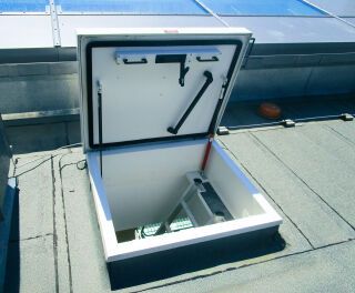 Staka Schiebeleiter für Flachdachausstieg Staka - Staka Schiebeleiter für Flachdachausstieg