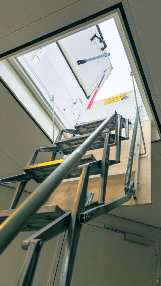 Staka Scherentreppe für Flachdachausstieg Staka - Staka Scherentreppe für Flachdachausstieg