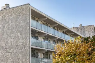 StoEcoshape Gedämmte Fassaden mit vorgefertigten Putzelementen StoEcoshape Gedämmte Fassaden mit vorgefertigten Putzelementen
