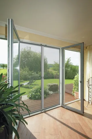 Tageslichtmanagement mit Raffstore Tageslichtmanagement mit Raffstore