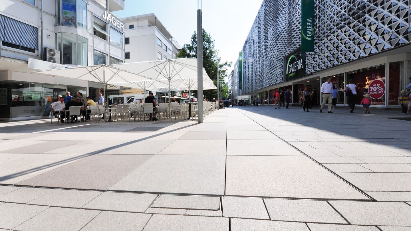 Schwerlastentwässerungsrinnen für Industrie-, Verkehrs- und Logistikflächen