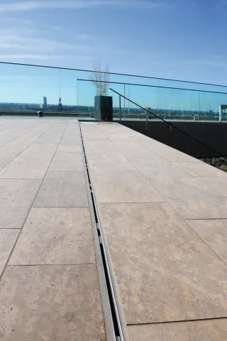 Drainage- und Entwässerungsrinnen Drainage- und Entwässerungsrinnen