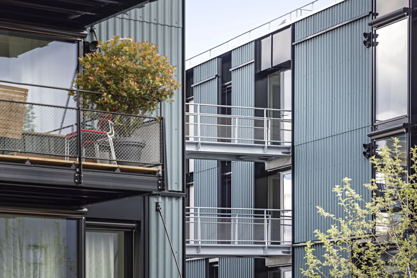 Wellplatten aus Faserzement für die Fassade Wellplatten aus Faserzement für die Fassade