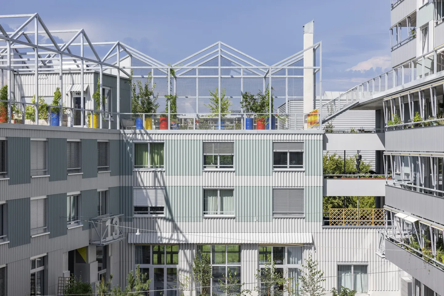 Wellplatten aus Faserzement für die Fassade Wellplatten aus Faserzement für die Fassade