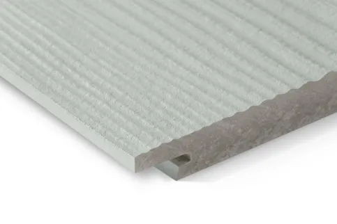 Swisspearl Plank Connect, CP 010 Detailansicht einer strukturierten Faserzementplatte mit vertikalen Rillen