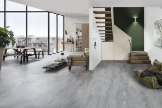 Wangentreppen mit verschiedenen Materialien Wangentreppen mit verschiedenen Materialien