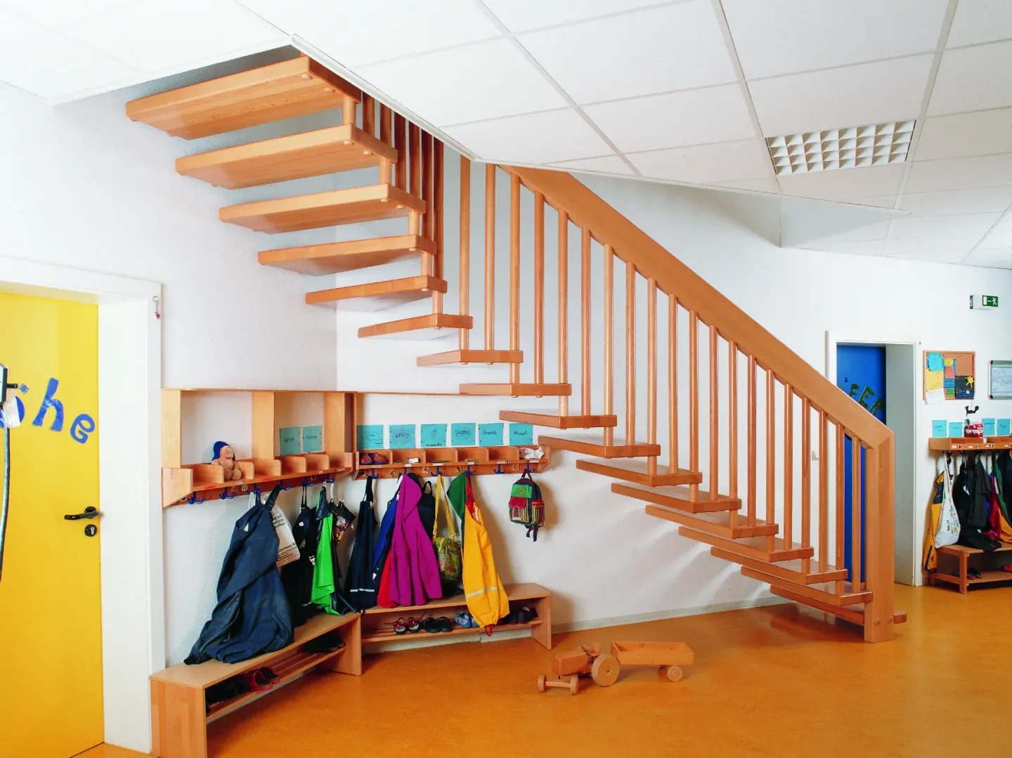 Feuerhemmende F30-B Holztreppen Feuerhemmende F30-B Holztreppen