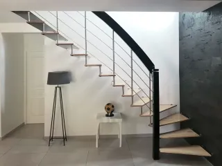 Treppen als  Stahl-Holz Konstruktion Treppen als  Stahl-Holz Konstruktion