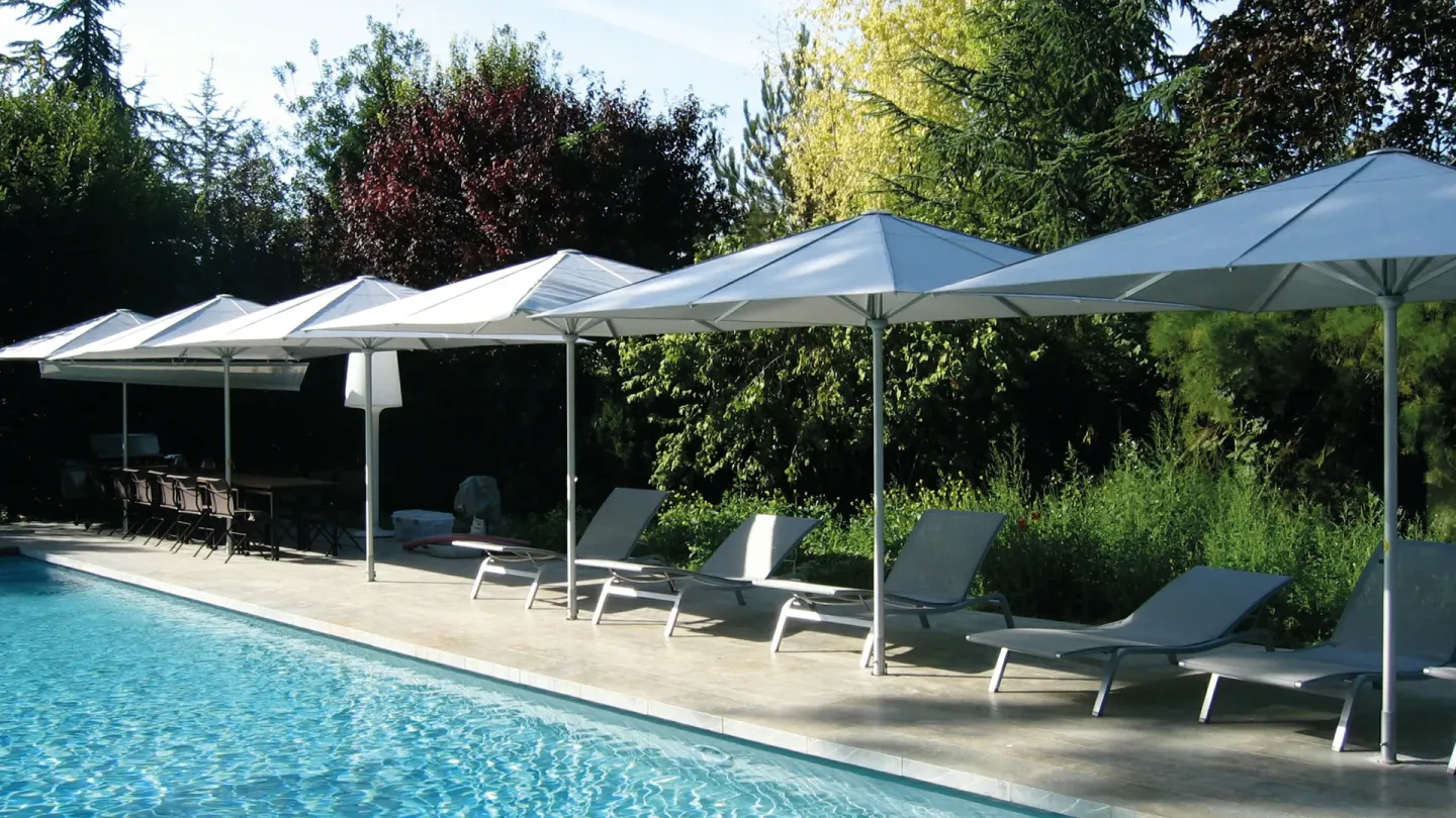 Sonnenschirme für gewerbliche und öffentliche Bereiche Sonnenschirme für gewerbliche und öffentliche Bereiche