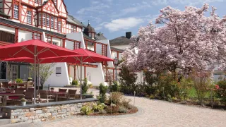 Sonnenschirme für gewerbliche und öffentliche Bereiche Sonnenschirme für gewerbliche und öffentliche Bereiche