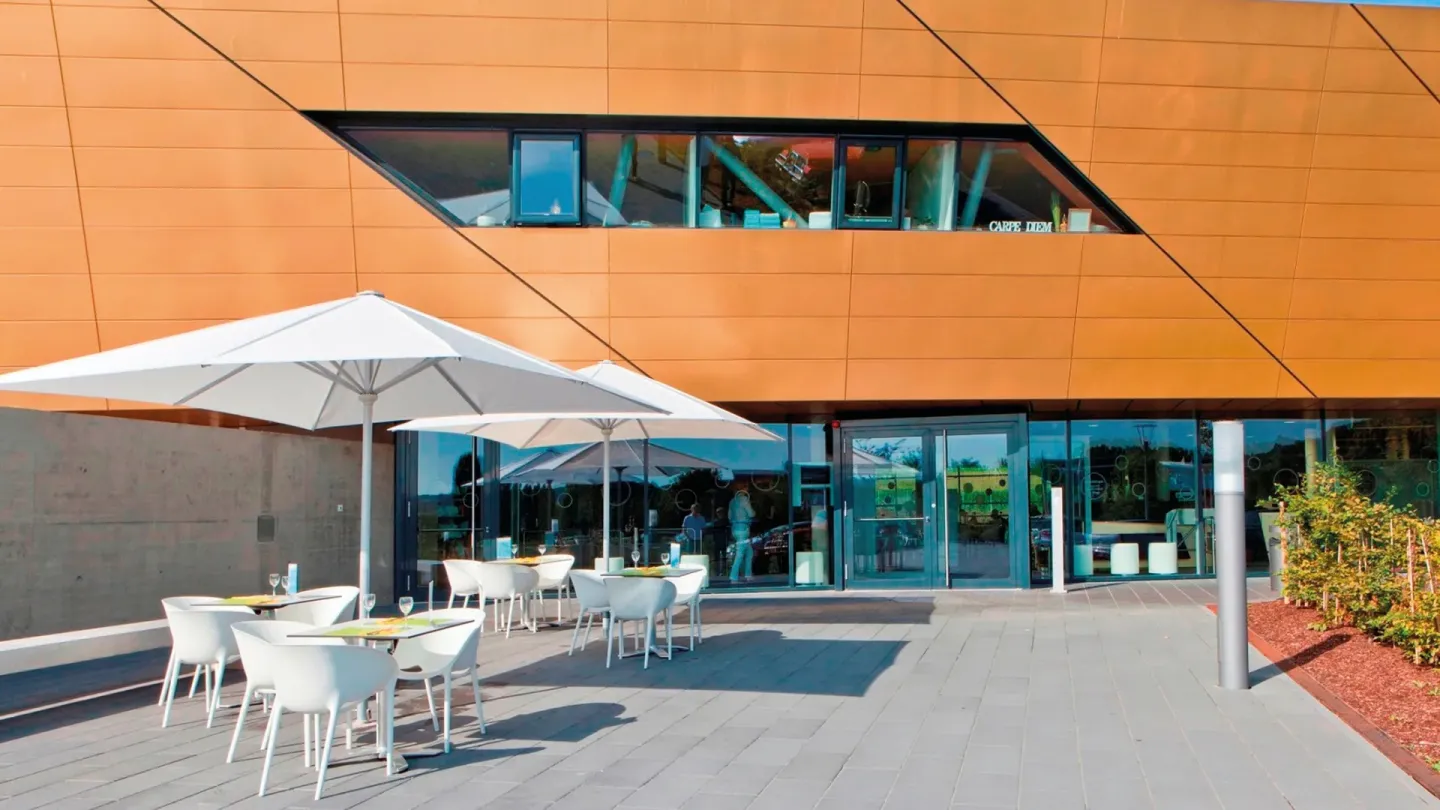 Sonnenschirme für gewerbliche und öffentliche Bereiche Sonnenschirme für gewerbliche und öffentliche Bereiche