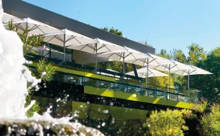 Sonnenschirme für gewerbliche und öffentliche Bereiche Sonnenschirme für gewerbliche und öffentliche Bereiche