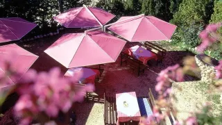 Sonnenschirme für gewerbliche und öffentliche Bereiche Sonnenschirme für gewerbliche und öffentliche Bereiche