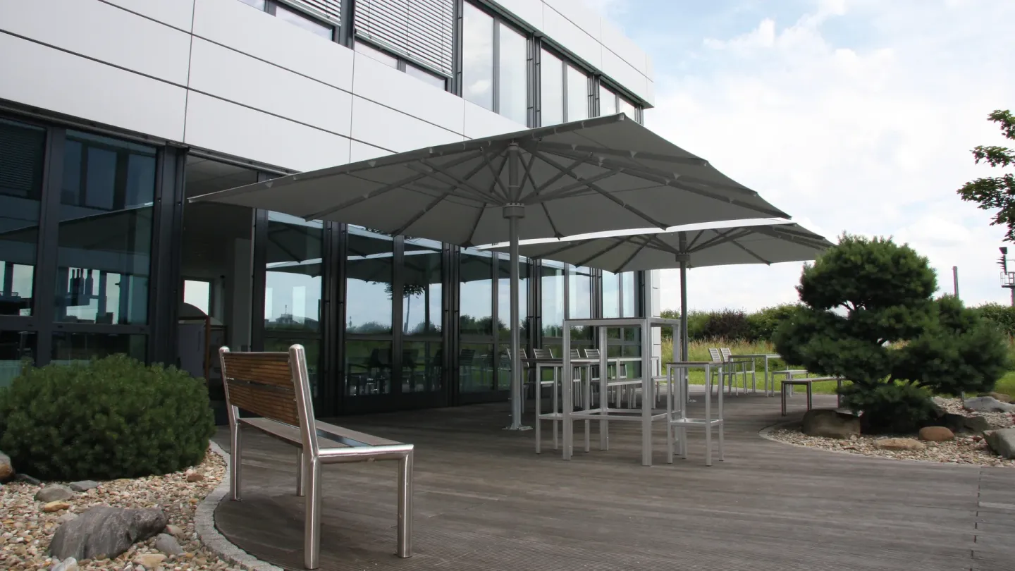 Sonnenschirme für gewerbliche und öffentliche Bereiche Sonnenschirme für gewerbliche und öffentliche Bereiche