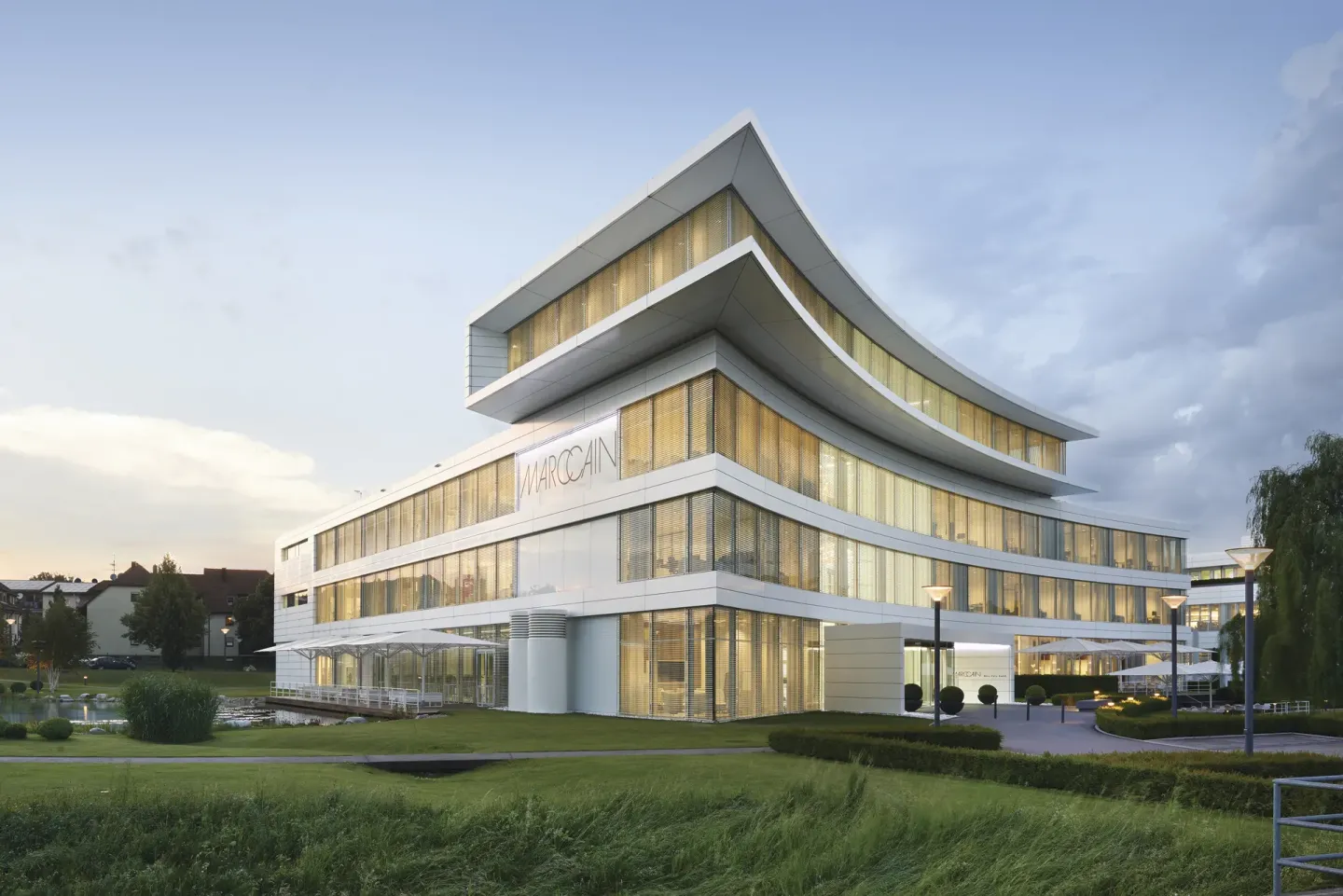 Sonnenschirme für gewerbliche und öffentliche Bereiche Sonnenschirme für gewerbliche und öffentliche Bereiche