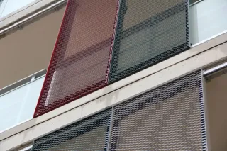Schiebeläden als individuelle Beschattungslösungen