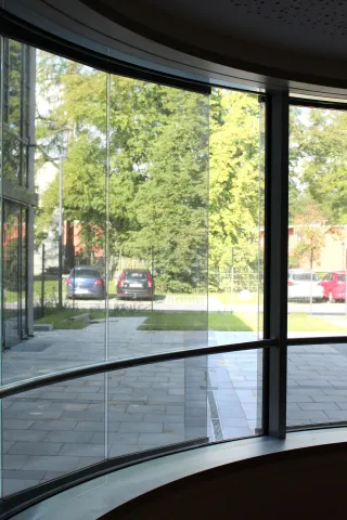 Schiebeläden als individuelle Beschattungslösungen