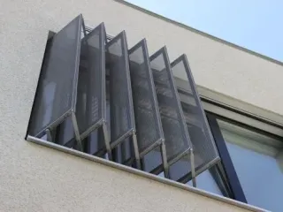 Schiebefaltläden als Sonnen- und Sichtschutz Schiebefaltläden als Sonnen- und Sichtschutz