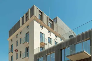 Schiebefaltläden als Sonnen- und Sichtschutz Schiebefaltläden als Sonnen- und Sichtschutz