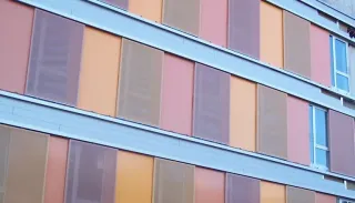 Schiebeläden als individuelle Beschattungslösungen