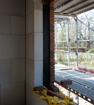 Vorwandmontage-System - Fenster- und Türelemente in der Dämmebene Vorwandmontage-System - Fenster- und Türelemente in der Dämmebene