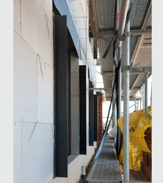 Vorwandmontage-System - Fenster- und Türelemente in der Dämmebene Vorwandmontage-System - Fenster- und Türelemente in der Dämmebene