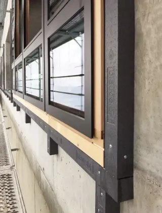 Vorwandmontage-System - Fenster- und Türelemente in der Dämmebene Vorwandmontage-System - Fenster- und Türelemente in der Dämmebene