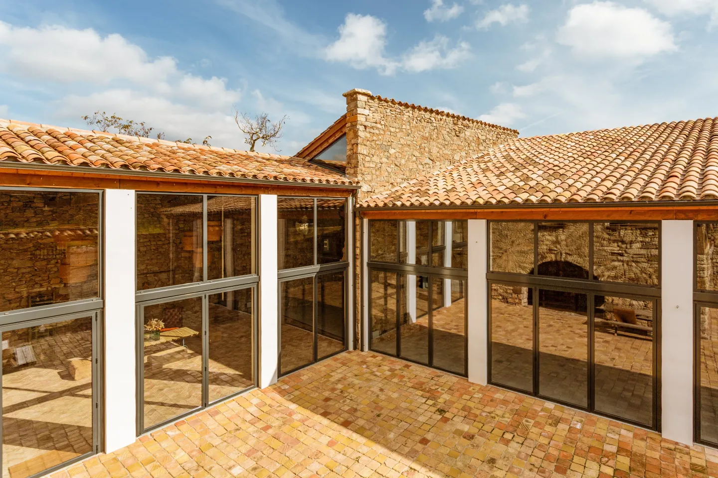 Falt-Schiebe-Systeme für Fassaden, Fenster, Türen Falt-Schiebe-Systeme für Fassaden, Fenster, Türen