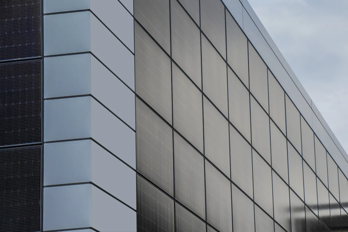 Fassadensystem PRO+ Siding | PRO+ PV | PRO+ Green Fassadensystem PRO+ Siding | PRO+ PV | PRO+ Green