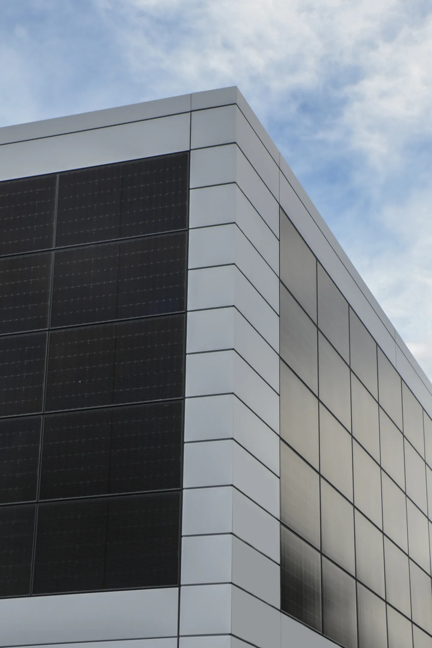 Fassadensystem PRO+ Siding | PRO+ PV | PRO+ Green Fassadensystem PRO+ Siding | PRO+ PV | PRO+ Green