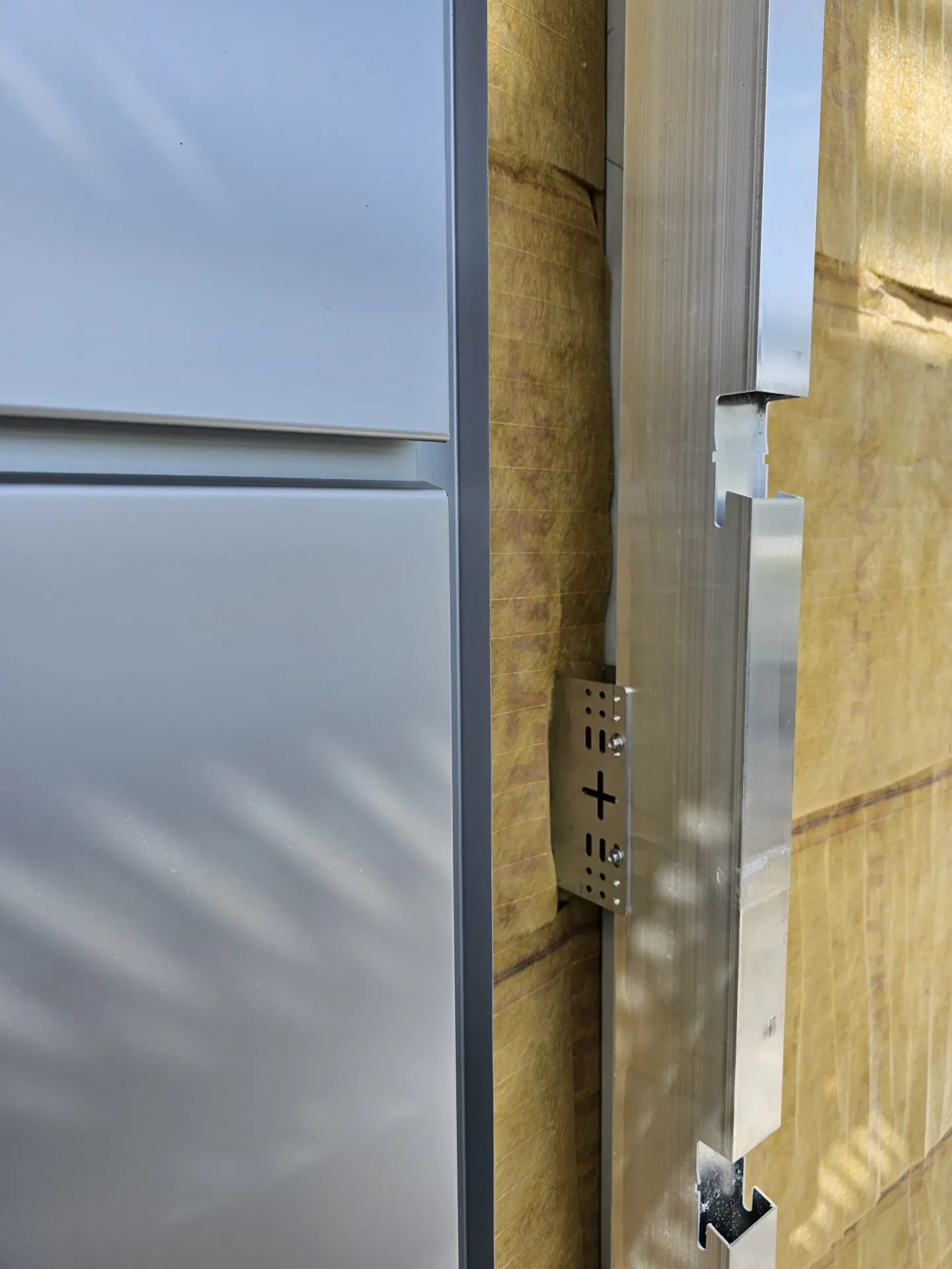 Fassadensystem PRO+ Siding | PRO+ PV | PRO+ Green Fassadensystem PRO+ Siding | PRO+ PV | PRO+ Green