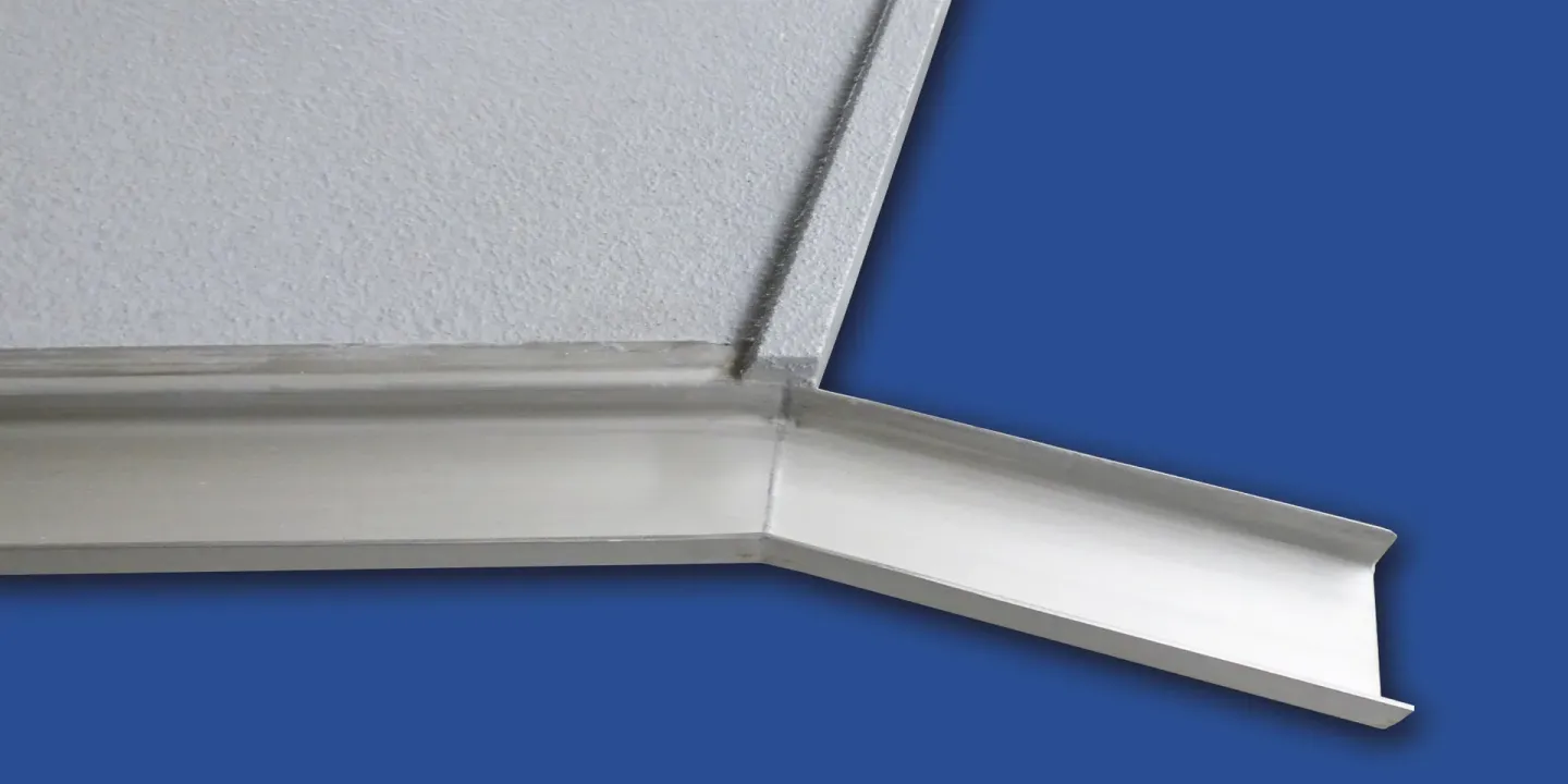 Freitragende Balkonbodenplatten und Treppenstufen aus Polymerbeton Freitragende Balkonbodenplatten und Treppenstufen aus Polymerbeton