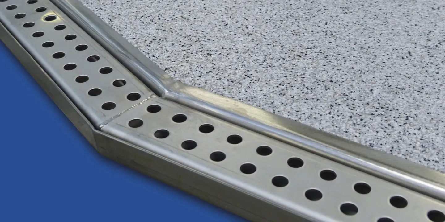 Freitragende Balkonbodenplatten und Treppenstufen aus Polymerbeton Freitragende Balkonbodenplatten und Treppenstufen aus Polymerbeton