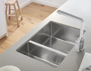 GROHE Spülbecken aus Edelstahl und Mineralwerkstoff GROHE Spülbecken aus Edelstahl und Mineralwerkstoff