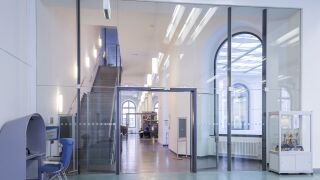 Brandschutzelemente für öffentliche Gebäude beim Bauen im Bestand