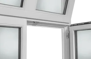 Fenstersysteme für die energetische Sanierung in Altbau und Denkmalschutz Fenstersysteme für die energetische Sanierung in Altbau und Denkmalschutz