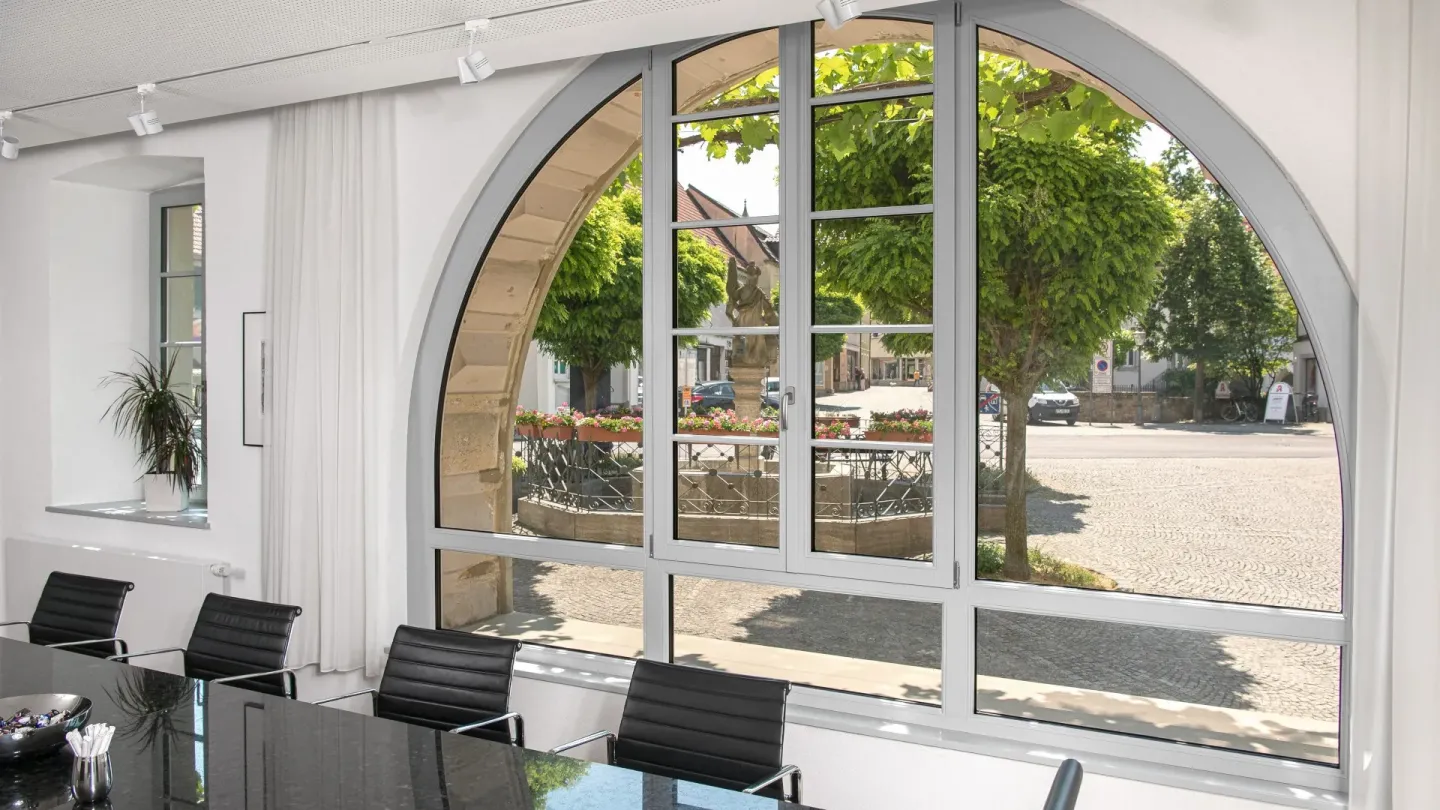 Fenstersysteme für die energetische Sanierung in Altbau und Denkmalschutz Fenstersysteme für die energetische Sanierung in Altbau und Denkmalschutz
