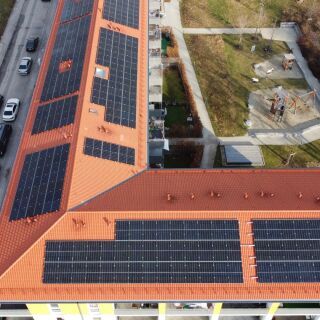 Montagesysteme für PV-Anlagen auf Schrägdächern