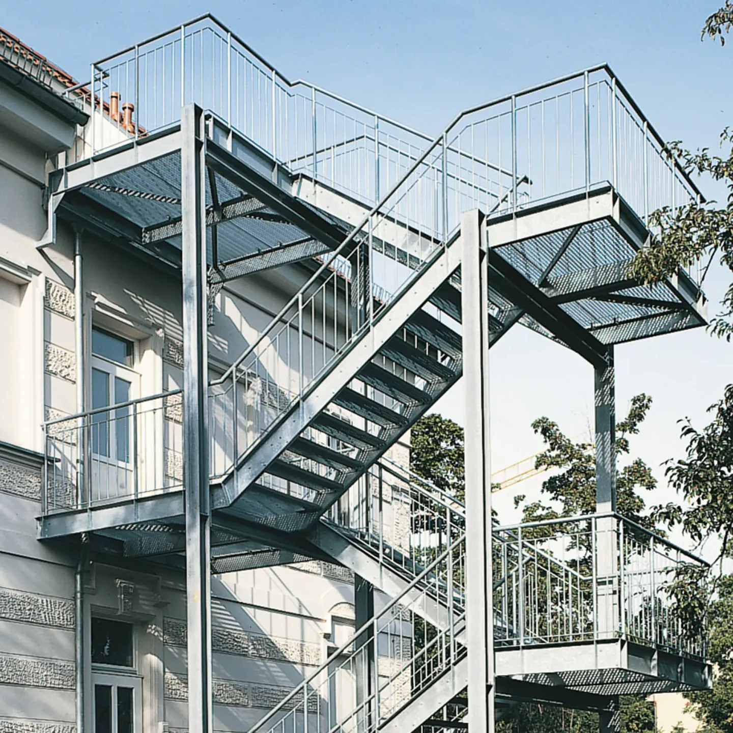 Geradläufige Systemtreppen HGT Geradläufige Systemtreppen HGT