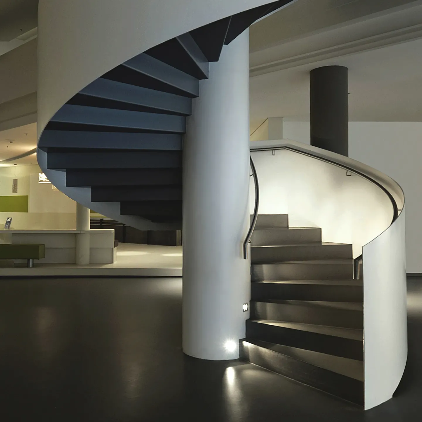 Spindeltreppen aus Stahl Spindeltreppen aus Stahl
