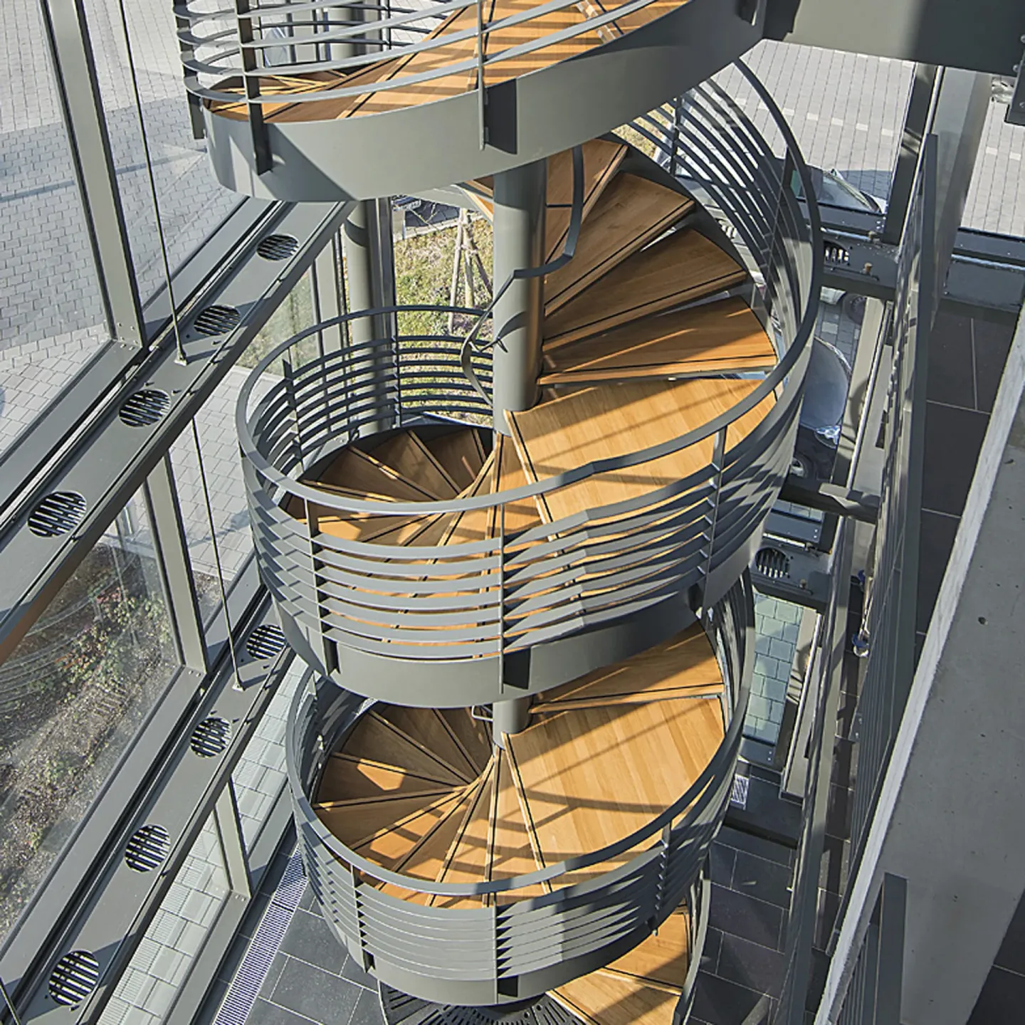 Spindeltreppen aus Stahl Spindeltreppen aus Stahl