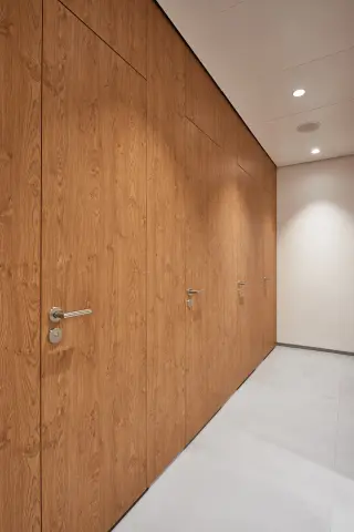 Trennwandanlagen aus Holz- und Verbundwerkstoffen Trennwandanlagen aus Holz- und Verbundwerkstoffen