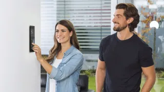KNX-Bedienpanels zur Haus- und Gebäudesteuerung KNX-Bedienpanels zur Haus- und Gebäudesteuerung