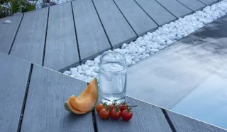 Coextrudierte und extrudierte Holzkomposit-Terrassendielen (WPC) Coextrudierte und extrudierte Holzkomposit-Terrassendielen (WPC)