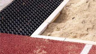 Bauelemente zum Einfassen von Spiel- und Sportflächen Bauelemente zum Einfassen von Spiel- und Sportflächen