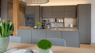 SWISS KRONO Holzwerkstoffe für den Möbel- und Innenausbau SWISS KRONO Holzwerkstoffe für den Möbel- und Innenausbau