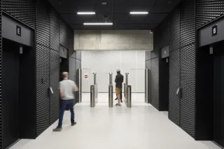 Metalldecken: Streckmetall-, Lamellen- und Rasterdecken Metalldecken: Streckmetall-, Lamellen- und Rasterdecken