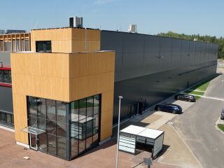 Industriearchitektur neu gedacht: Holzfassade als Statement